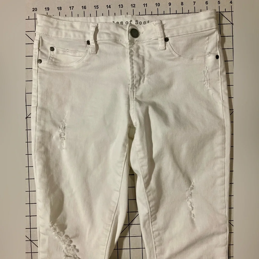 Articles of Society Women’s‎ Size 26 Cannes Wash White Distressed Jeans